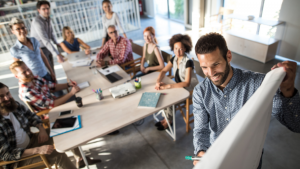 travail de groupe avec plusieurs personnes
