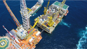 plateforme pétrolière en mer